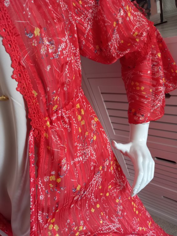 detail kimono rouge